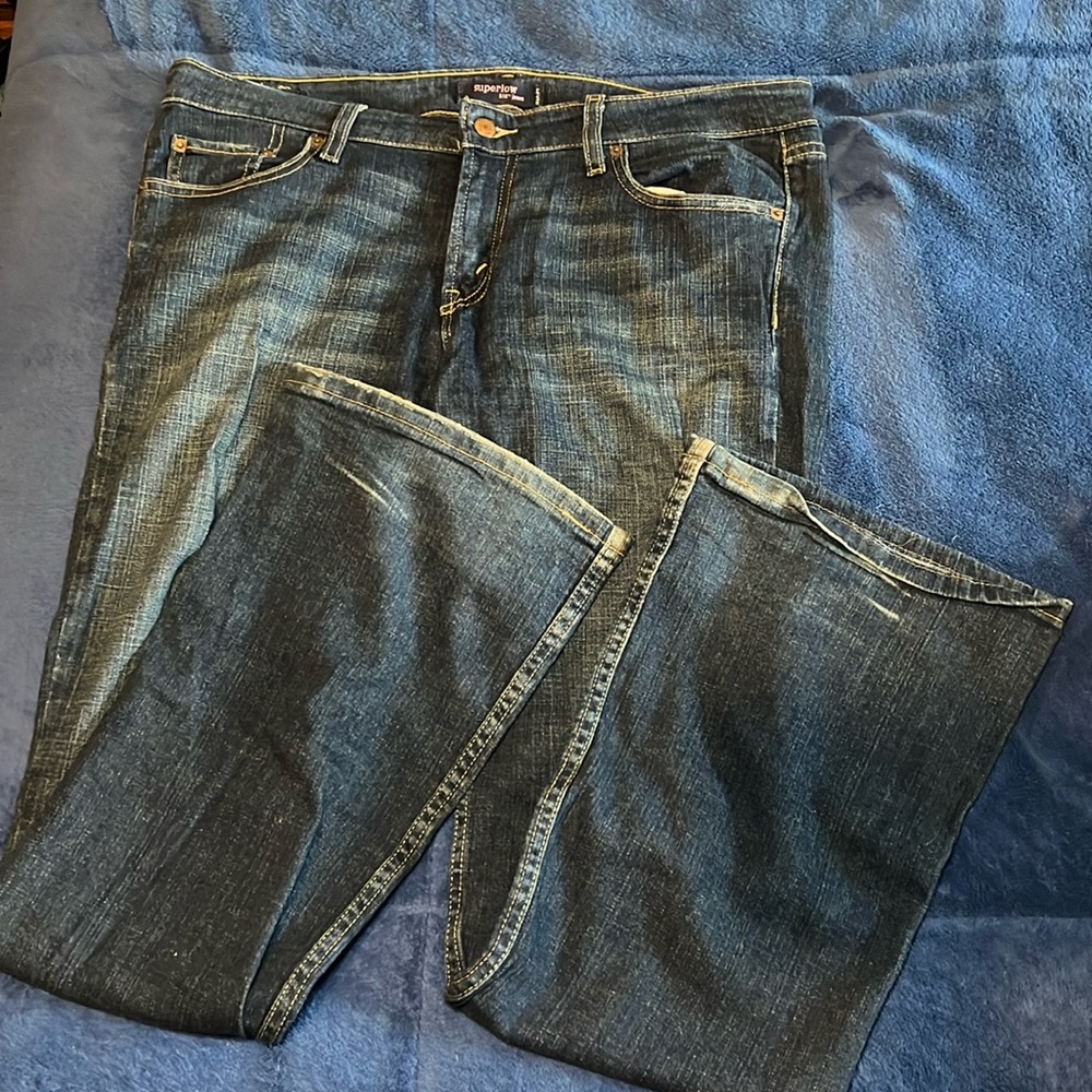 NWOT Super Low 518 Levi’s Blue Jeans